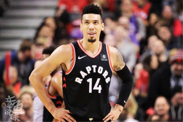 滕哈格回曼彻斯特与妻子晚餐 经纪人团队成员在场